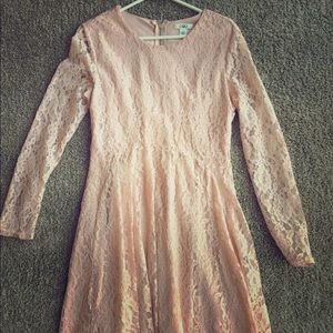 Long sleeved lace pale pink dress